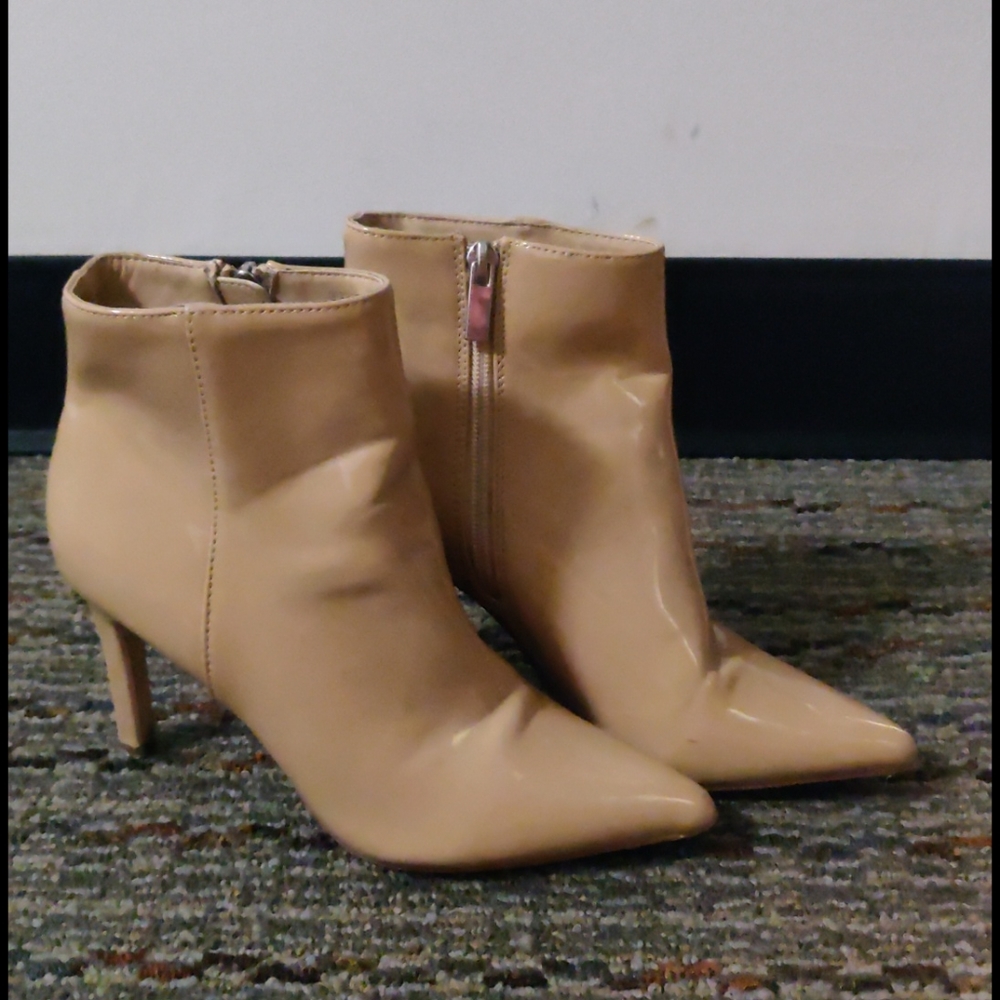 Tan heel boots
